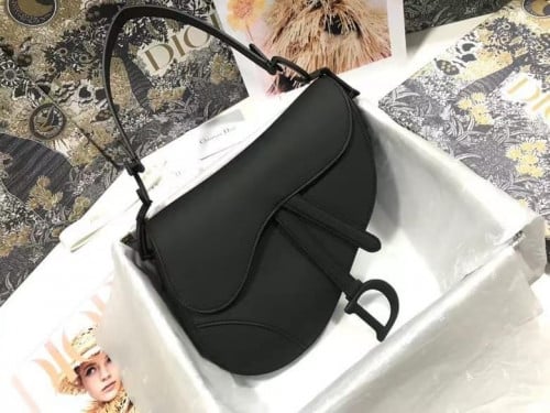 حقيبة ديور سادل صغيرة جلد أسود لامع مع حزام