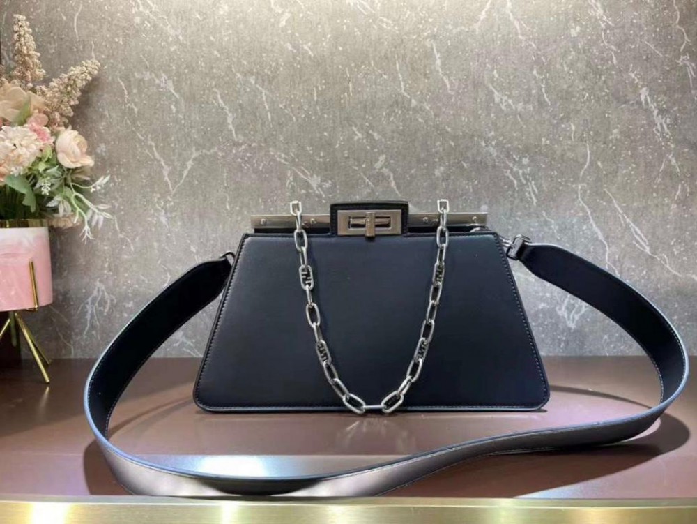 حقيبة يد فيندي هاندل