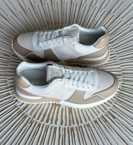 Louis Vuitton Runaway Beige Monogram Men's Casual Sneakers - E