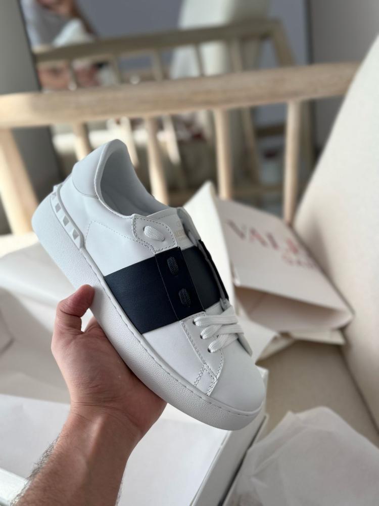 VALENTINO スニーカー 44 Valentino Men's Open Leather Sneakers in White and Black - E-SEVEN
