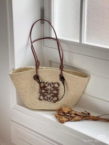 Idol Women's Honey-Colored Kosh Bag with Flap and Gold Chain - E