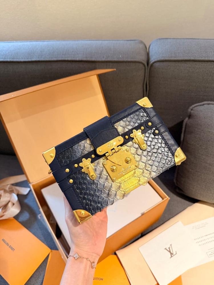 ︎︎︎︎︎サ Louis Vuitton Women's Leather Box Bag Black and Gold - E