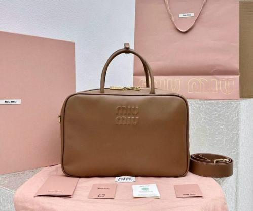 最新コレックション MiuMiu 24PF / ロゴクロップドモヘア セーター 極美品（MIU MIU トップス