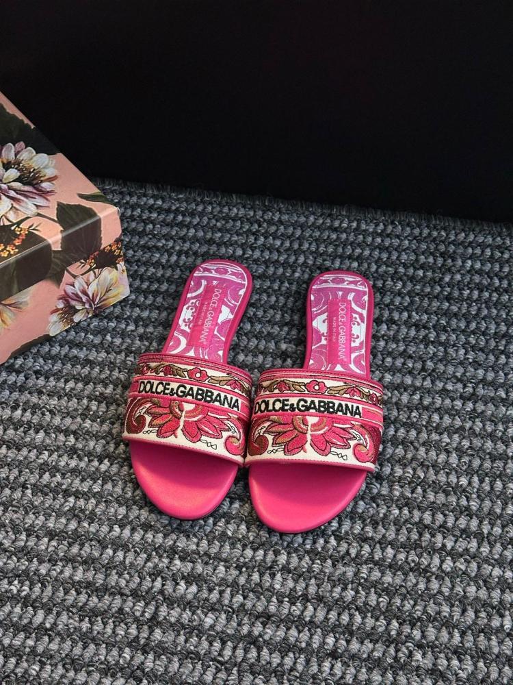 Dolce & Gabbana Majolica Women's Pink Printed Slippers - E