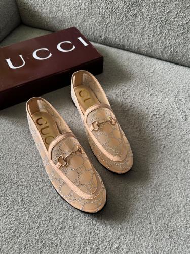 未使用級✨️ GUCCI ベージュキャンバス メタリックロゴ ローファー GGロゴ 中古・古着通販】GUCCI (グッチ) GGキャンバス シェリーライン ホース