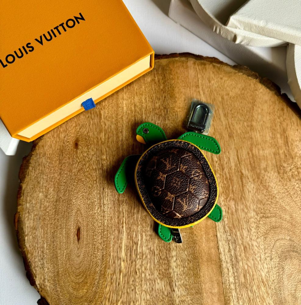 باوتش لوي فيتون Turtle حجم صغير عصري بني واخضر