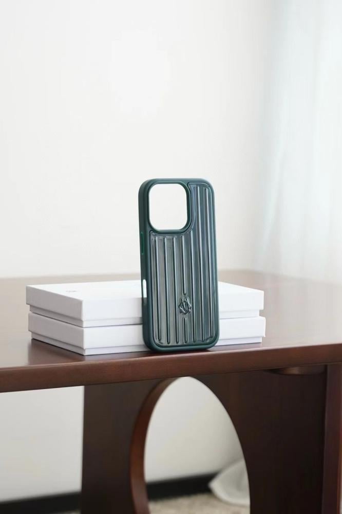 Rimowa iPhone 16 Pro Max Case in Olive Green - E-SEVEN STORE