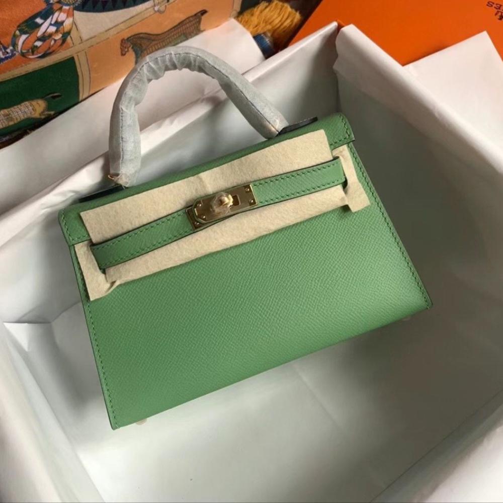 Hermes Kelly top handle bag in pistachio green