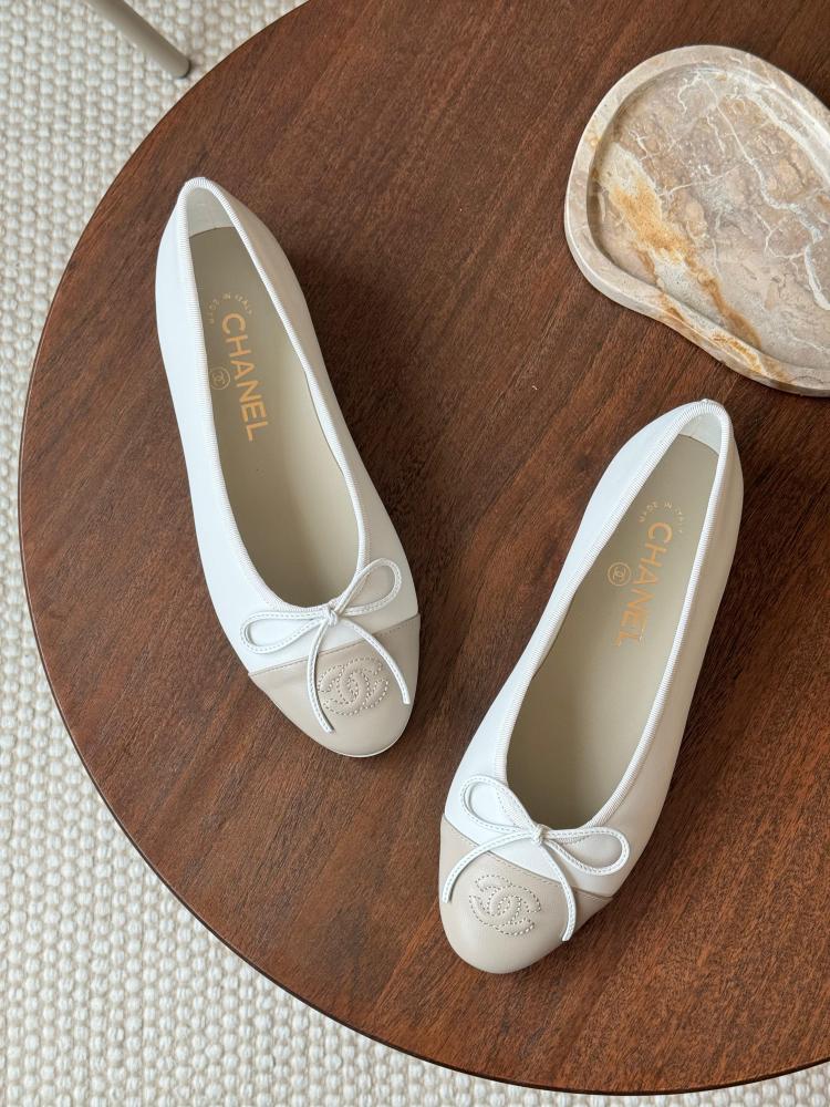 Chanel women's ballerina shoes, white and beige - E-SEVEN STORE