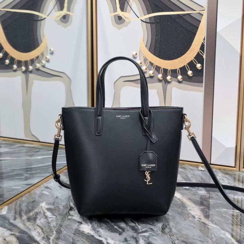 SAINT LAURENT トートバッグ Saint Laurent New Toy Bag for Women in Luxury Black Leather