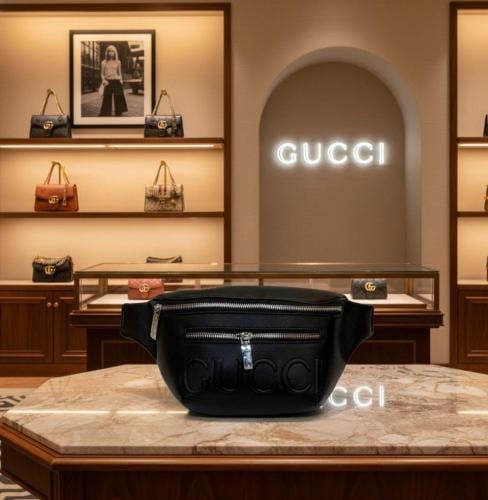 GUCCI バッグ Gucci men's small waist bag with GUCCI lettering, black color - E