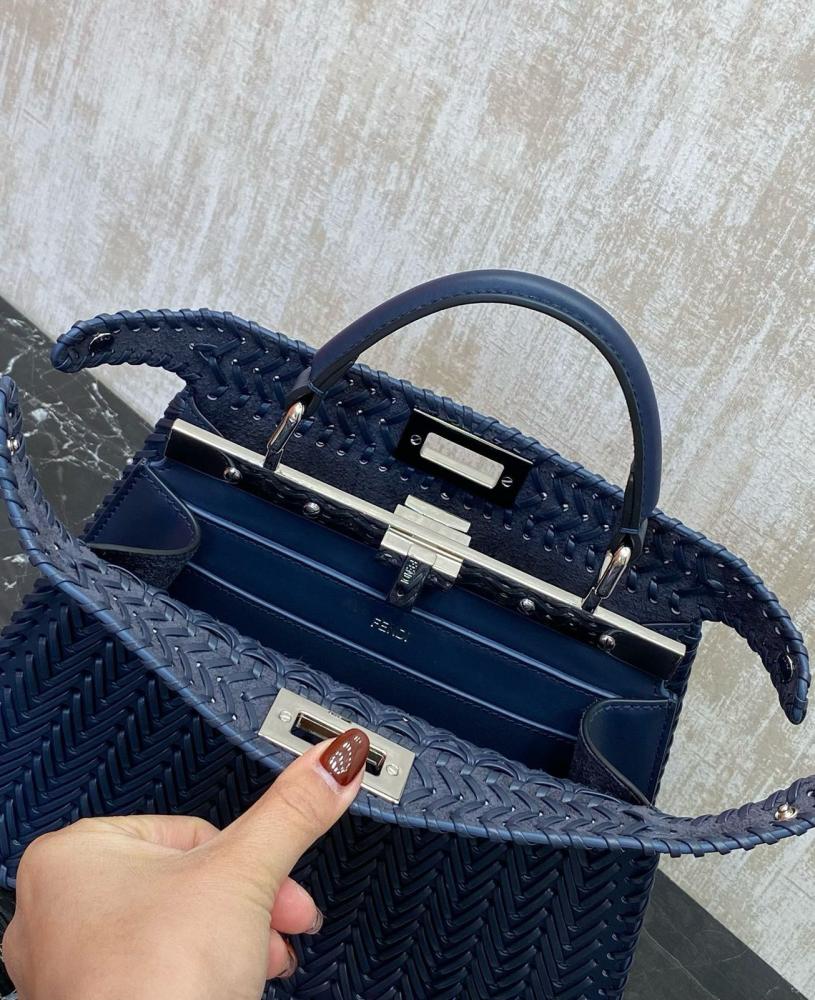 Fendi Peekaboo I see u bag in woven leather, 21 cm, in Night