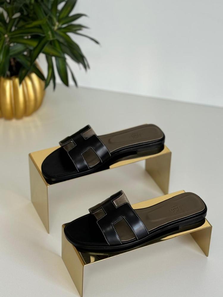 Hermes Oran Women's Flat Slipper, Black Leather, Luxurious - E