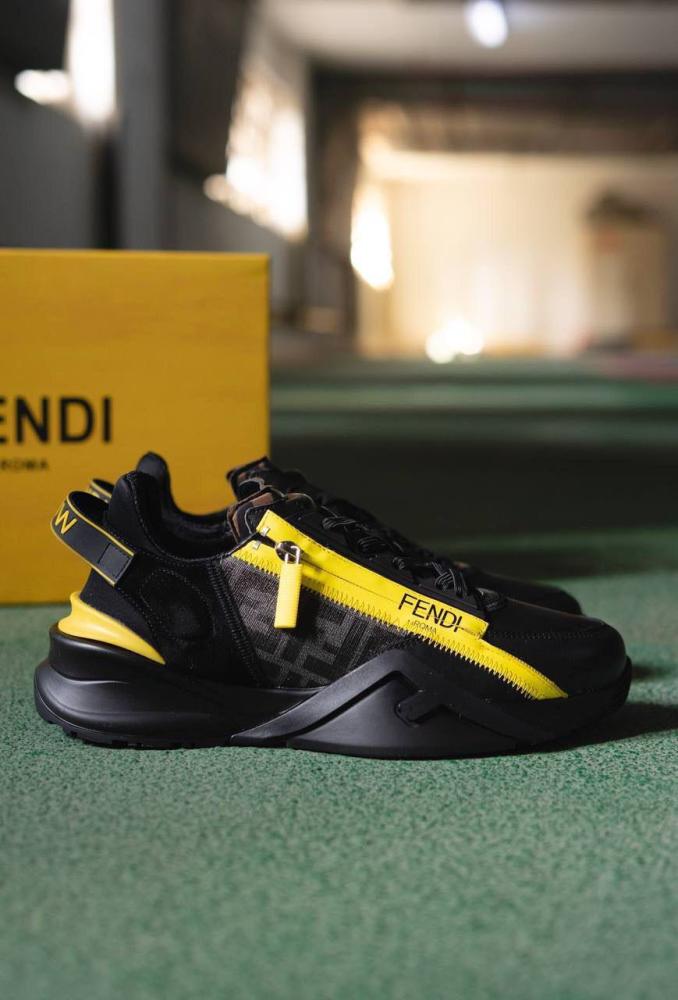 希少品◆足元をエレガントに♪【FENDI】フロ ーSneakers Navy Fendi Force Low-Top Sneakers | Saks Fifth Avenue