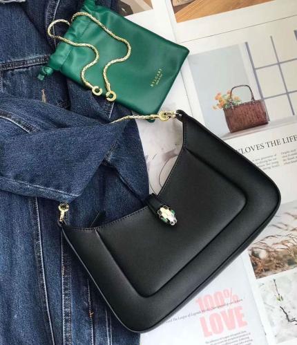 Saint Laurent Le37 shoulder bag in red - E-SEVEN STORE