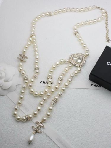 Chanel Women's Chain Waist Belt, White Lulu Pattern - E