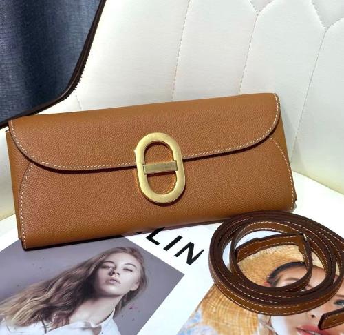Hermes Geta Shoulder Bag with Stylish Logo Flap, Honey - E