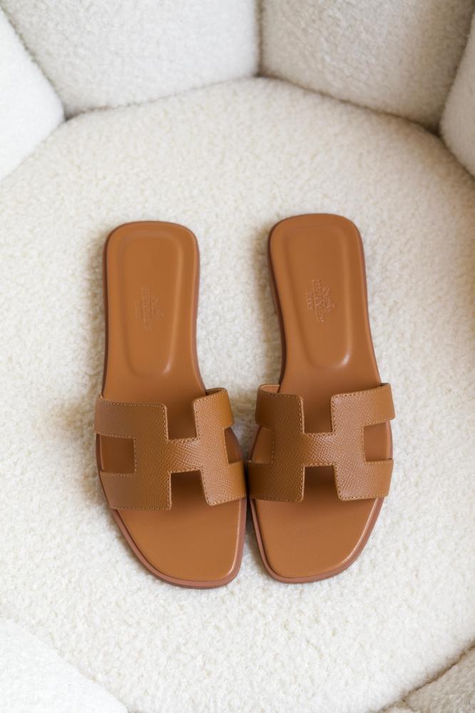 Modern Slippers Hermes Oran Women's Flat Slippers in Luxury