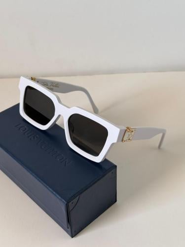 Louis Vuitton Women\'s White Sunglasses Louis Vuitton White MG2282 LV Edge Chain Cat Eye Sunglasses  main image 2