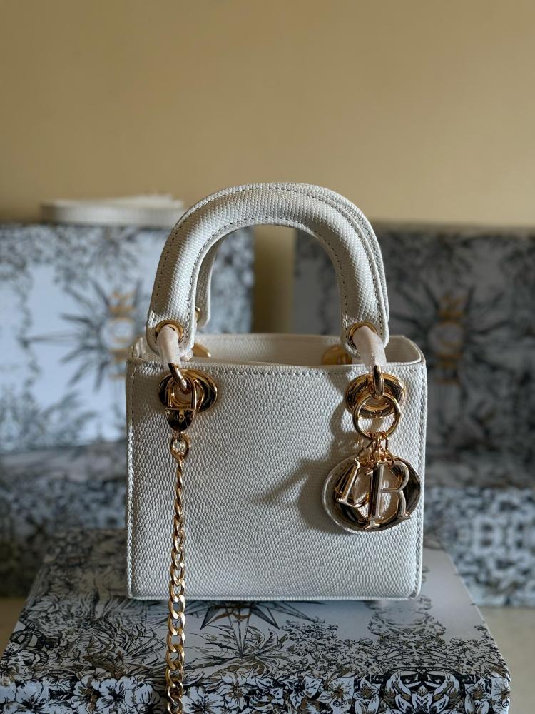 حقيبة بيضاء صغيرة ديور 17سم بمقابض علوية