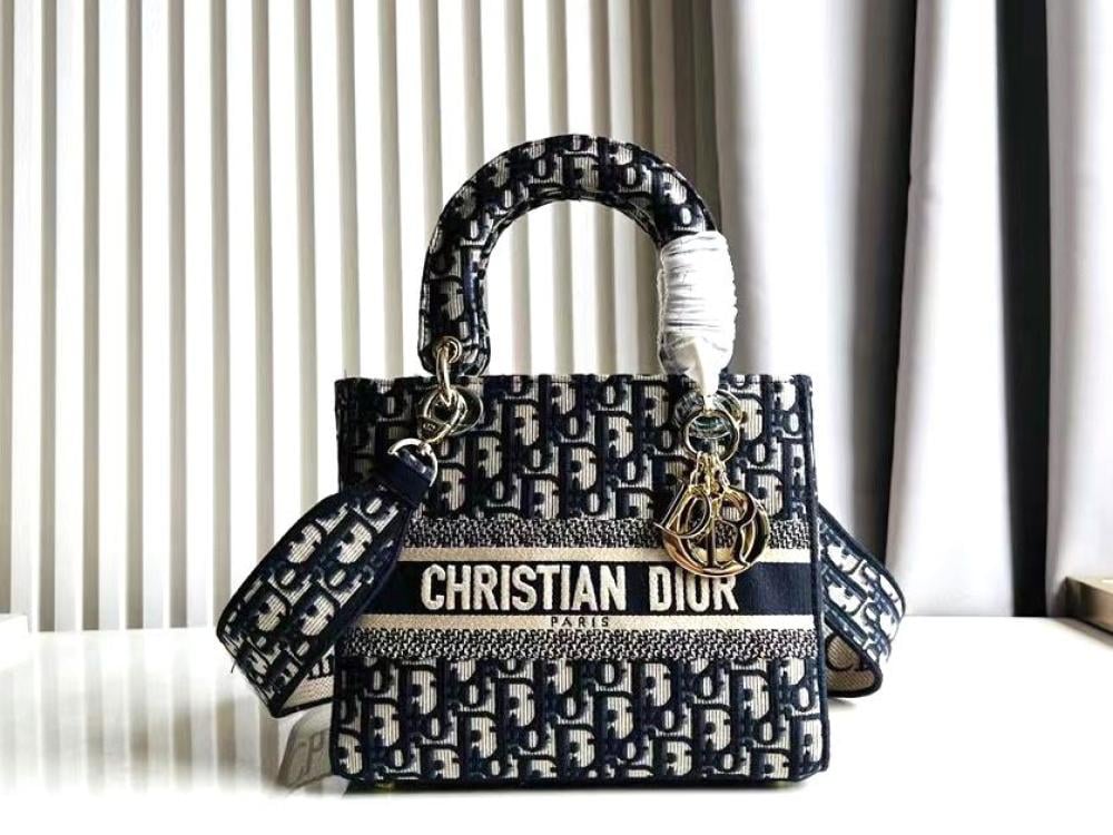 حقيبه يد DIOR ليدي ديور مطرزة بشعار الماركة كحلي بيج