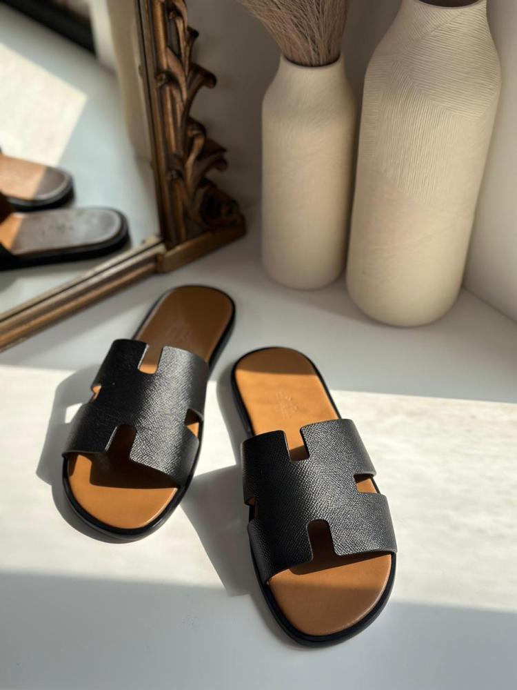 سليبر رجالي ايرميس اوران لون أسود وعسلي أنيق