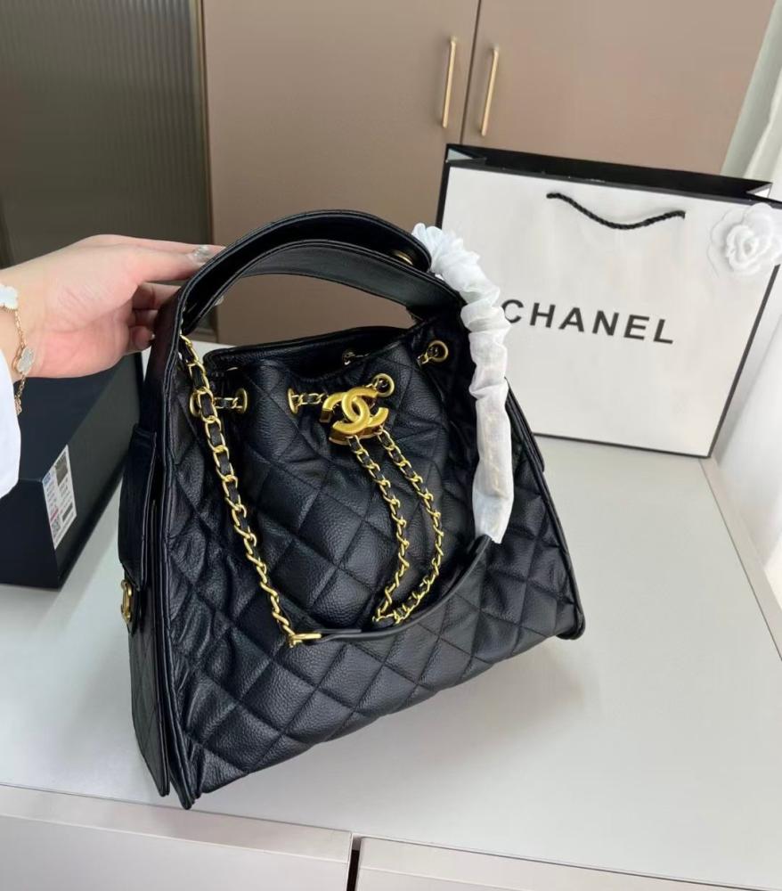 Chanel 25 leather bag in elegant black color - E-SEVEN STORE