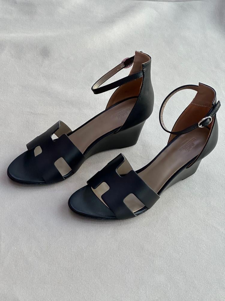 HERMES 黒　ヒール　エナメル Hermes Women's Black Sabo Heel Slingback Sandal - E-SEVEN STORE