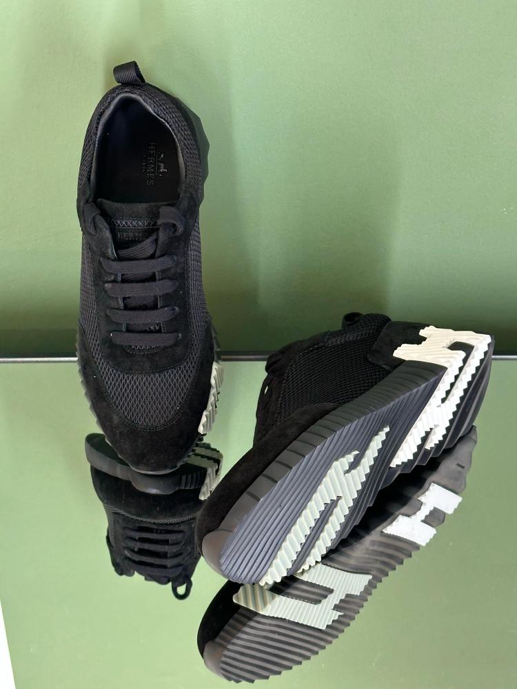 Hermes Men's Bouncing Mesh Black Sneakers with White Logo - E