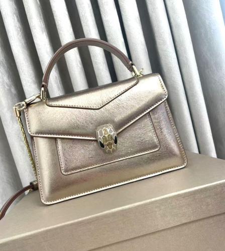 トライアルセット・サンプル CHANEL LE BLANC 21 BEIGE 12g CHANEL LE BLANC トライアルセット - メルカリ