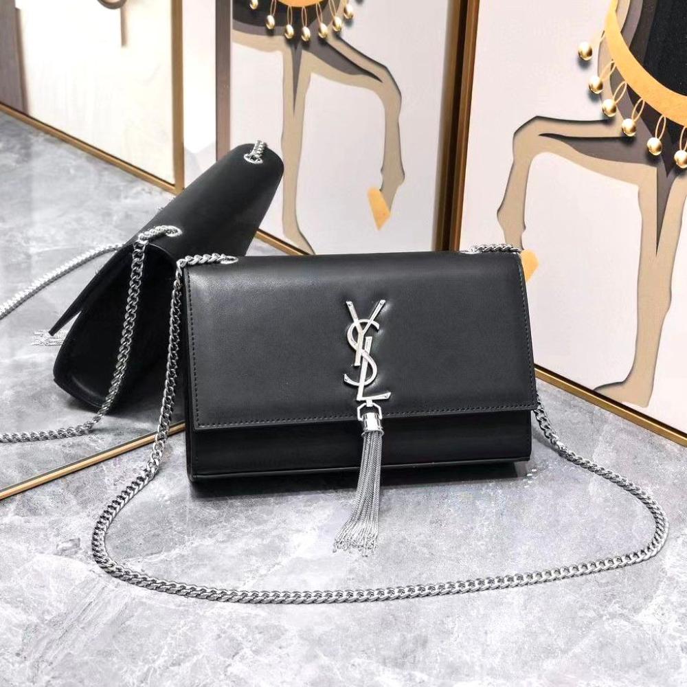 ケイト様 Yves Saint Laurent Kate bag in black smooth leather with