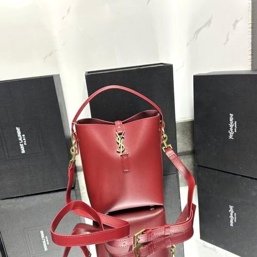 Saint Laurent Le37 shoulder bag in red - E-SEVEN STORE