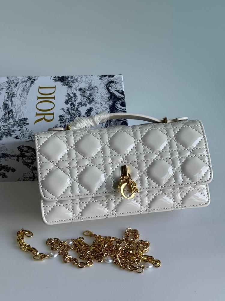 Dior Women's Shiny Bag 21cm White E-SEVEN STORE