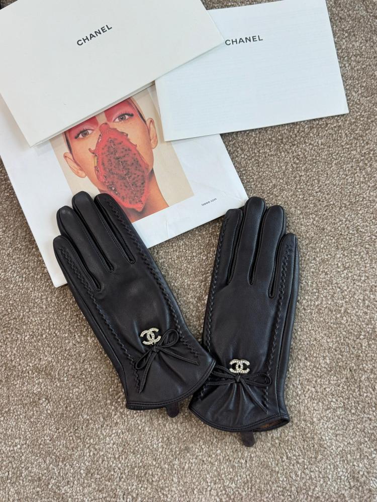 Chanel women's leather gloves - E-SEVEN STORE