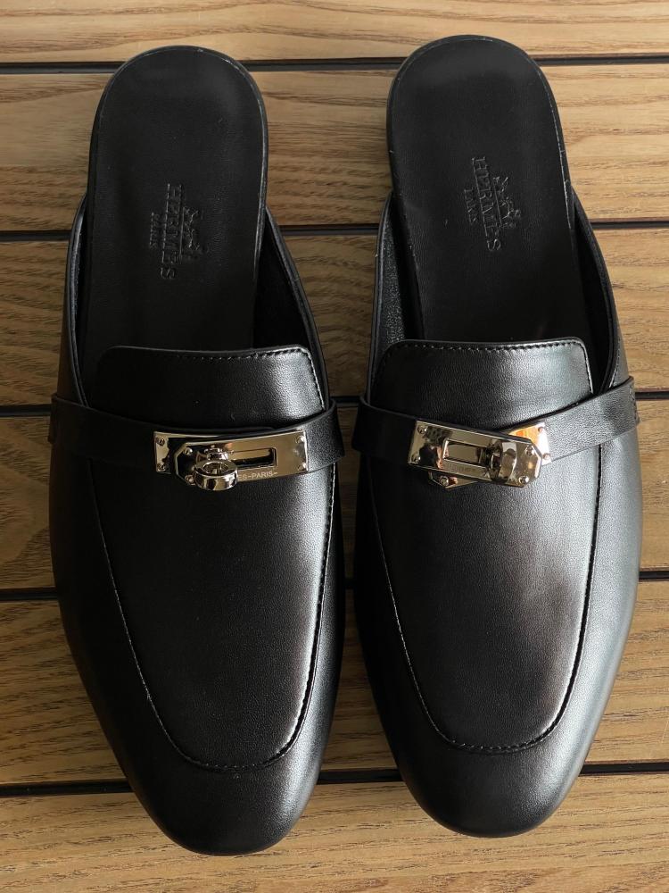 Hermes Oz Women's Slippers, Closed Front, Black