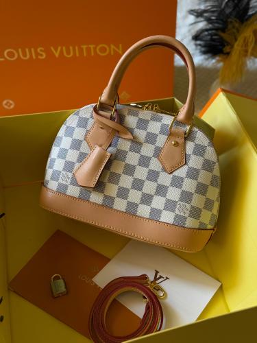 LV INSTINCT PENDANT - E-SEVEN STORE