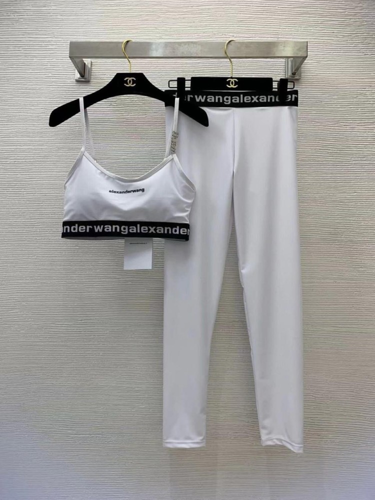 طقم رياضي نسائي الكسندر وانج جودة عالية توب قصير مع بنطال