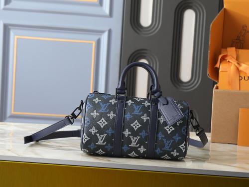 Louis Vuitton Hells Pouch Denim Shoulder Bag in Blue Monogram Zip