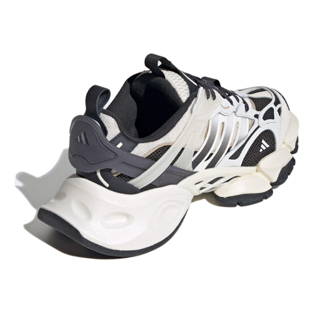 靴 adidas XLG Runner Deluxe white & black adidas XLG Runner Deluxe 'White Black' JR0861