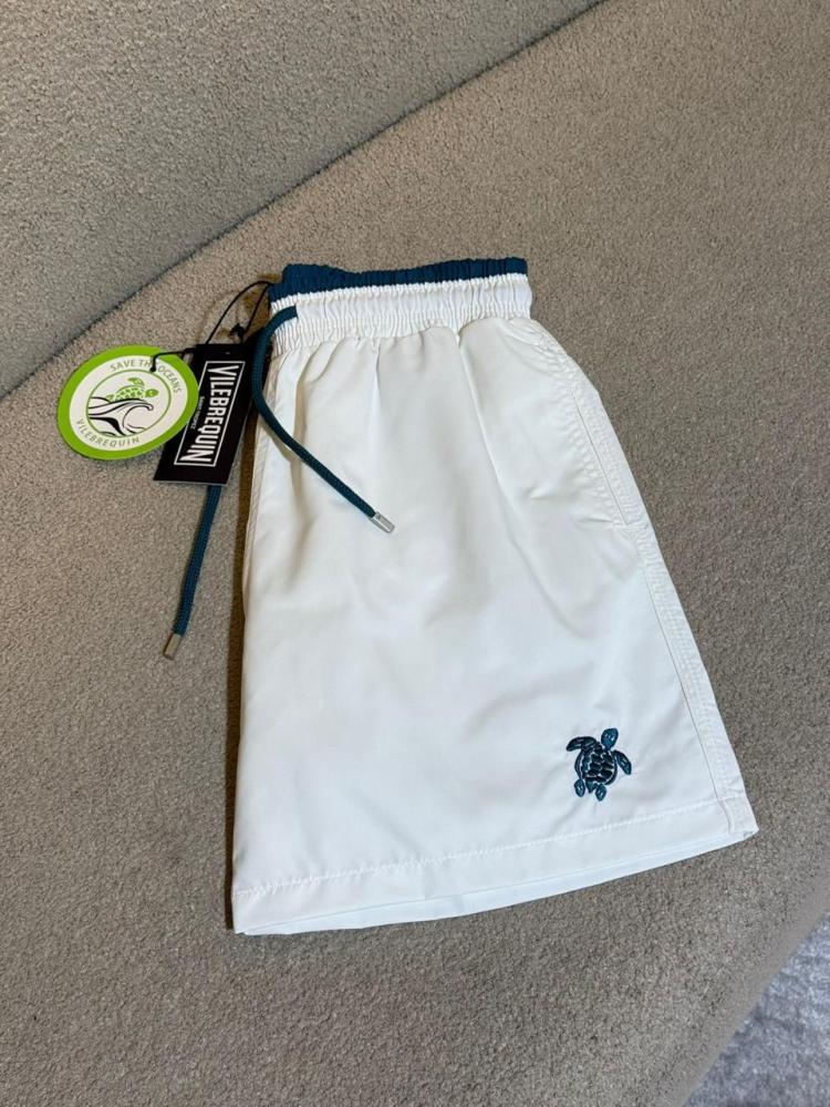 M Men's plain white flip-flop beach shorts with blue
