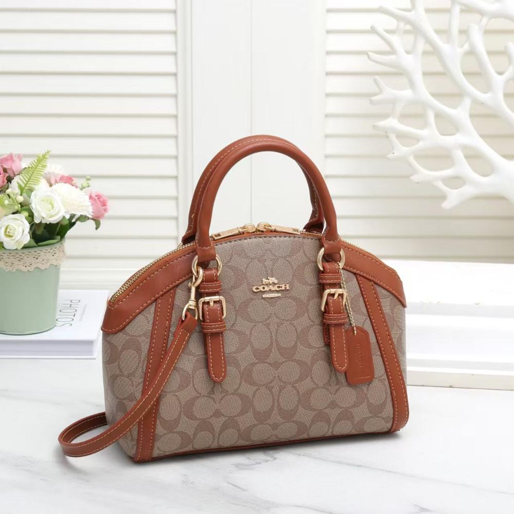 حقيبة صغيره كوتش سحاب مطبوعة بشعار الماركة لون بيج وعسلي