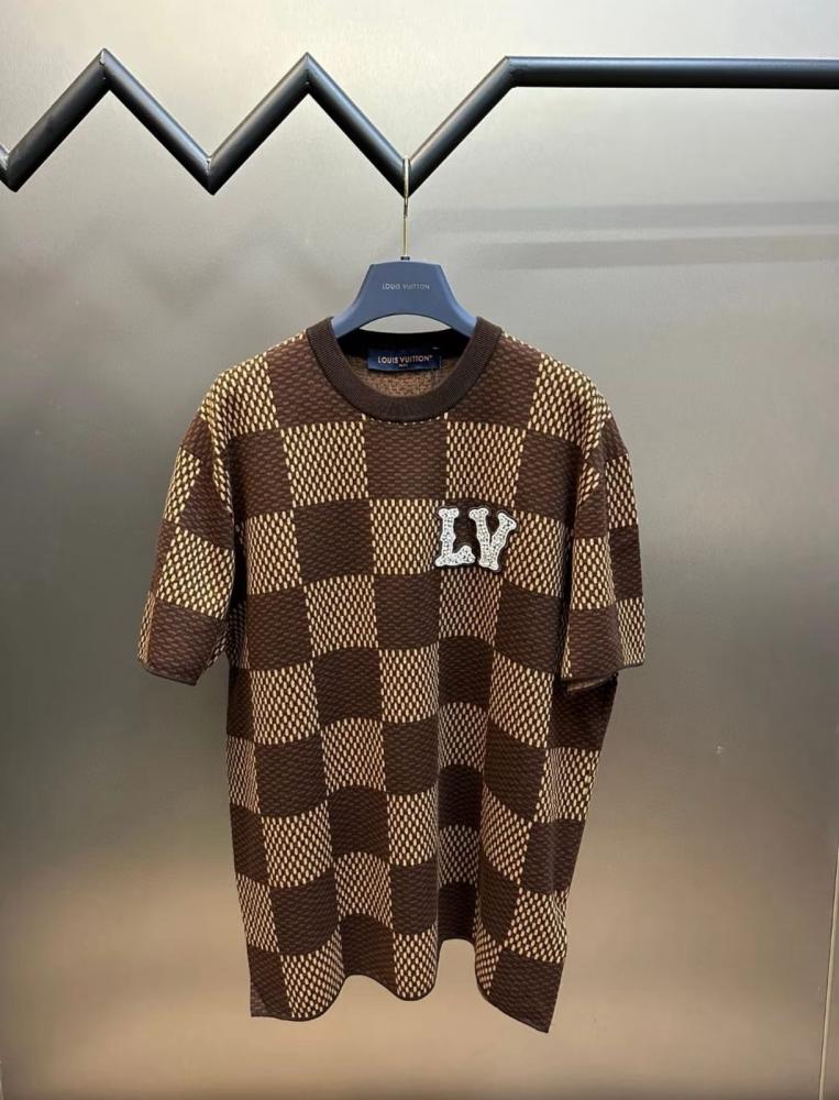 Louis Vuitton Men's Relaxed Fit Brown Check T-Shirt - E-SEVEN STORE