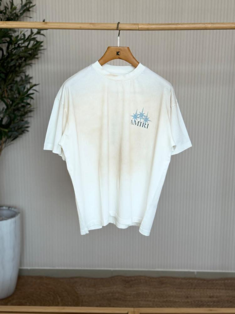 تي شيرت أميري ستاربرست رجالي لون ابيض طبعة أزرق