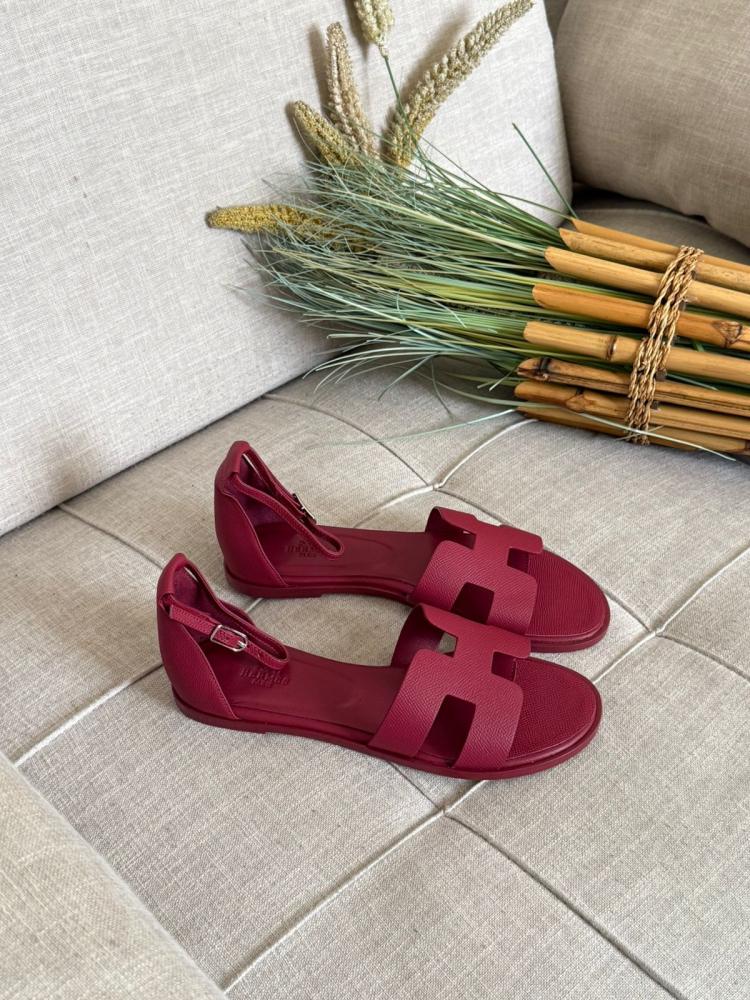 Hermes Women's Santorini Flat Sandal in Burgundy