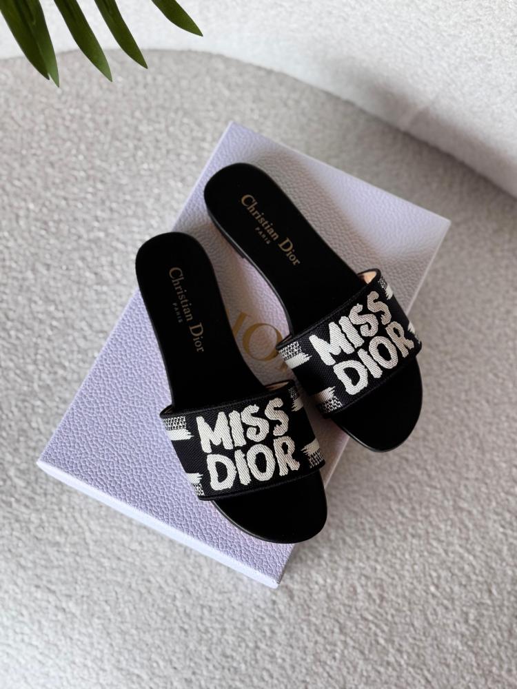 Miss Dior Women's Flat Slippers in Black and White E-SEVEN STORE