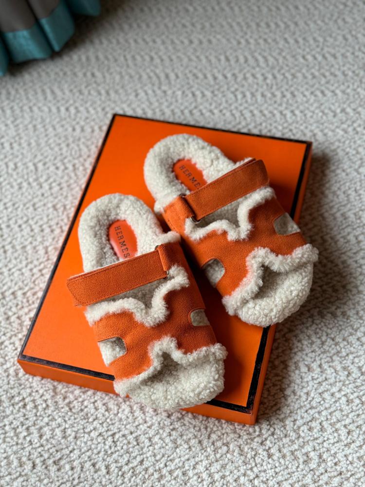 Hermes women's winter slippers, fur-lined, in a trendy orange