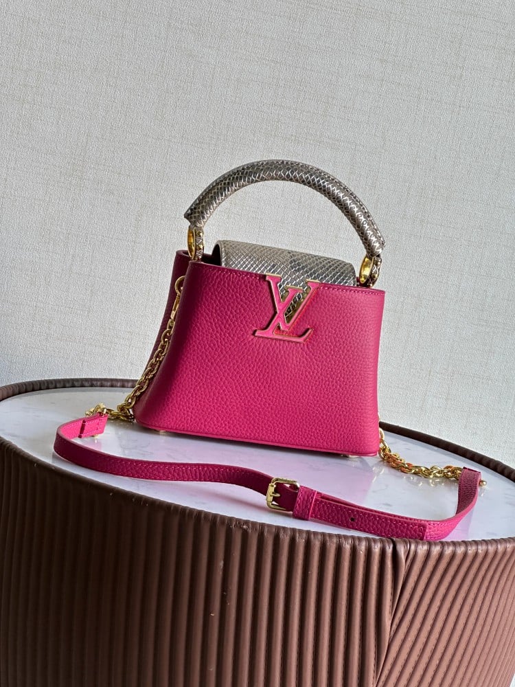 LOUIS VUITTON バッグ Louis Vuitton Bag Alma Women's Luxury Handbag in Soft Pink