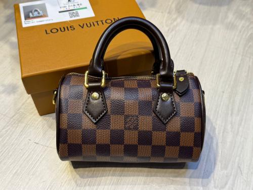 Louis Vuitton Capucine Grain Leather Crocodile Flap Handbag in Red