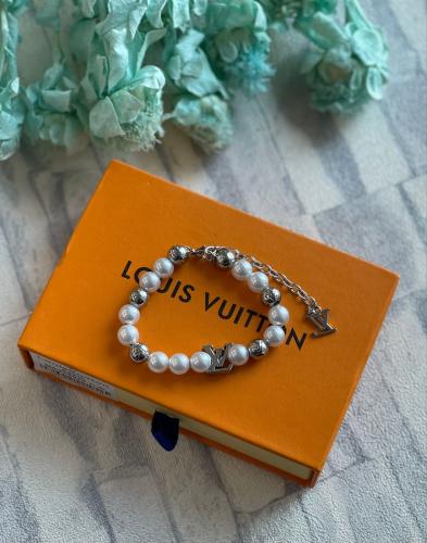 YO Louis Vuitton bracelet in silver metal with white beads - E