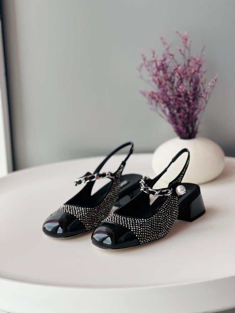 Miu Miu レザー フラットシューズ | ブラック | FARFETCH JP